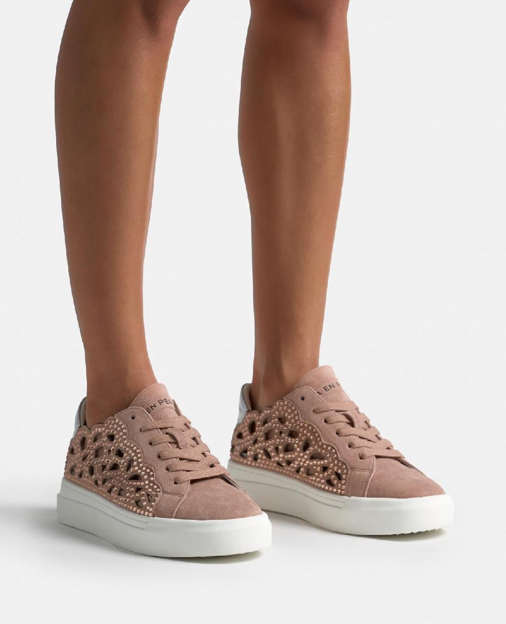 Alma en pena SNEAKER CON CALADO Ofertas de temporada