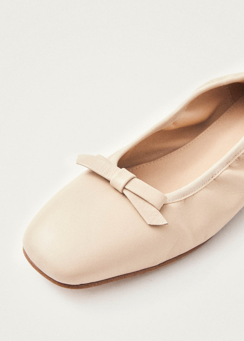 Alohas Freya Bailarinas de Piel Color Crema Los más vendidos