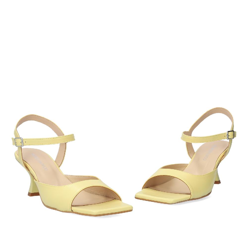 Andres machado Sandalia con tacón en piel Amarillo Venta caliente
