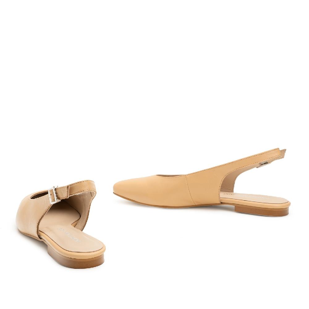 Andres machado Bailarina destalonada en piel beige Precio ultrabajo