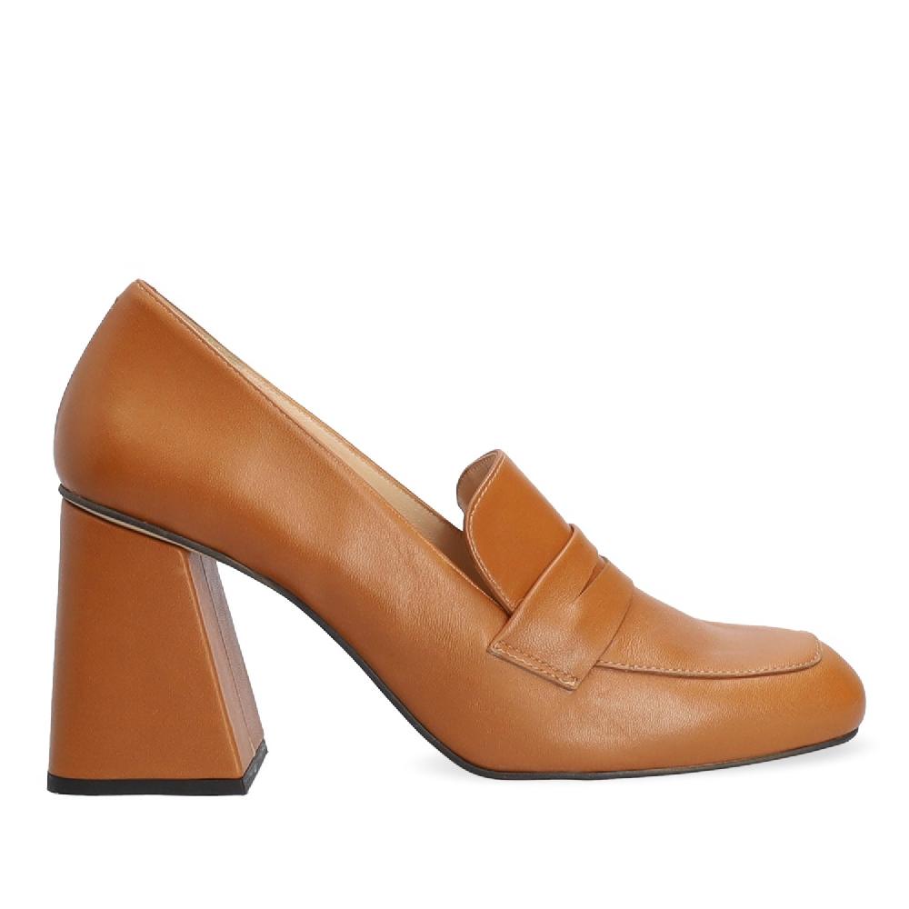 Andres machado Zapato de estilo mocasín con tacón en piel de color cuero Ofertas especiales
