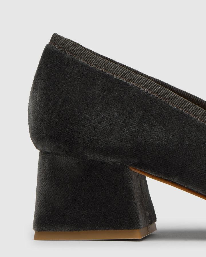 Castañer CASTAÑER | Tacón Cerrada Terciopelo PLOMO NIEBLA/243 – Castañer Ofertas de temporada