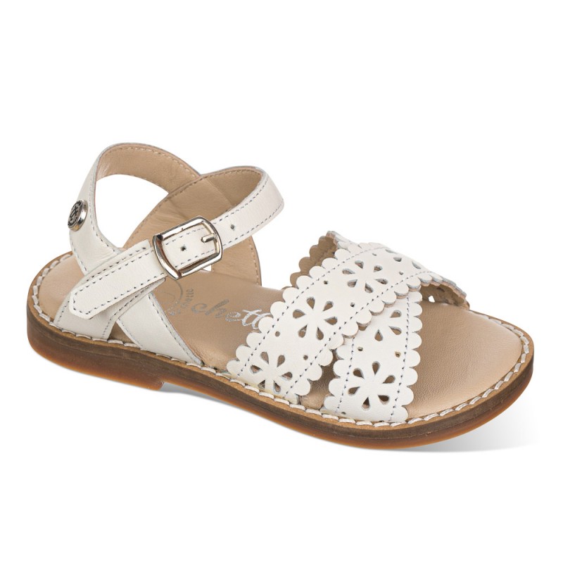 Chetto Sandalia en piel con picados en flores En oferta