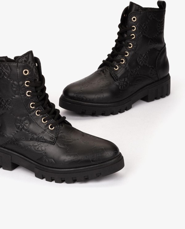 Cuplé BOTÍN DE PIEL NEGRO CON CORDONES Y LOGOS GRABADOS Los más vendidos