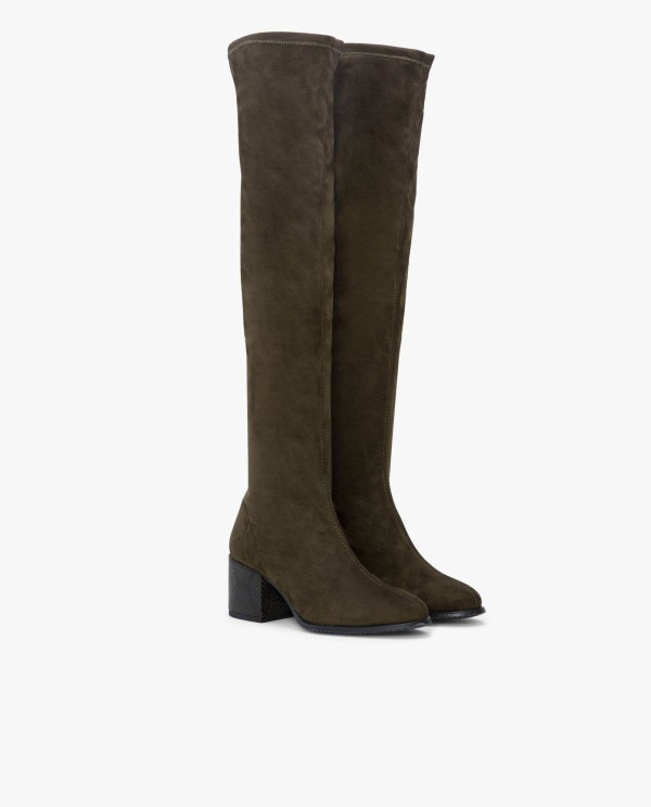 Cuplé BOTA MOSQUETERA VERDE DE ULTRASUEDE ELÁSTICO CON TACÓN MEDIO Grandes descuentos