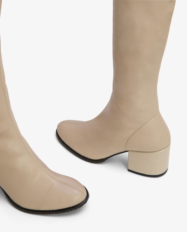 Cuplé BOTA MOSQUETERA BEIGE DE NAPA ELÁSTICO CON TACÓN MEDIO Envío internacional gratuito
