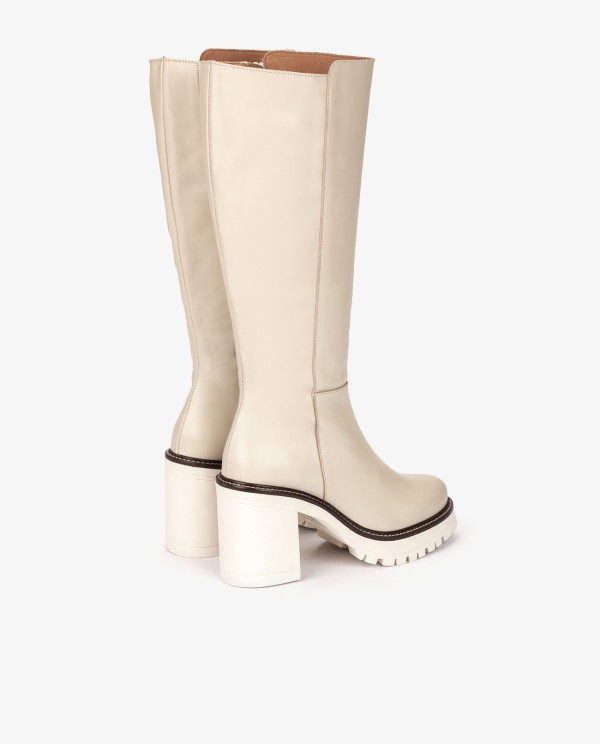 Cuplé BOTA BEIGE EN PIEL CON SUELA TRACK Outlet online
