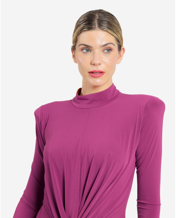 Cuplé VESTIDO MIDI FUCSIA DE PUNTO CON NUDO FRONTAL Y HOMBROS ESTRUCTURADOS En línea
