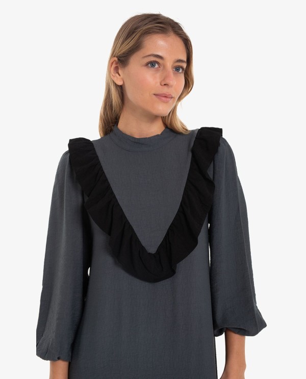 Cuplé VESTIDO MIDI GRIS CON VOLANTES Y MANGAS ABULLONADAS Promoción por tiempo limitado