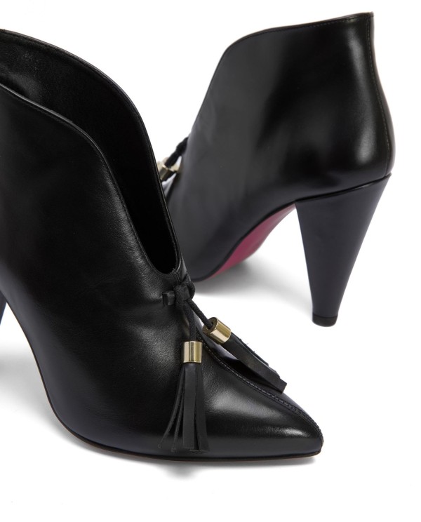 Cuplé ABOTINADO BORLA CÓRDOBA NAPA NEGRO Última moda