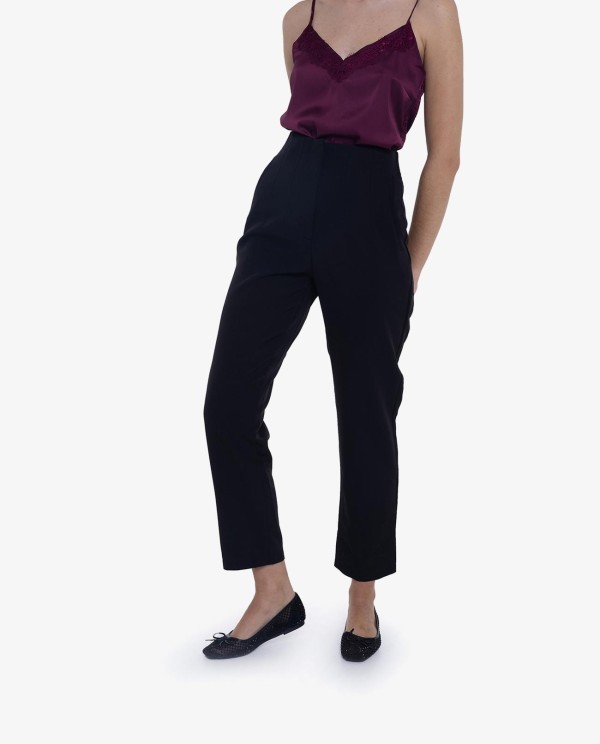 Cuplé PANTALÓN RECTO NEGRO CON PINZAS Última moda