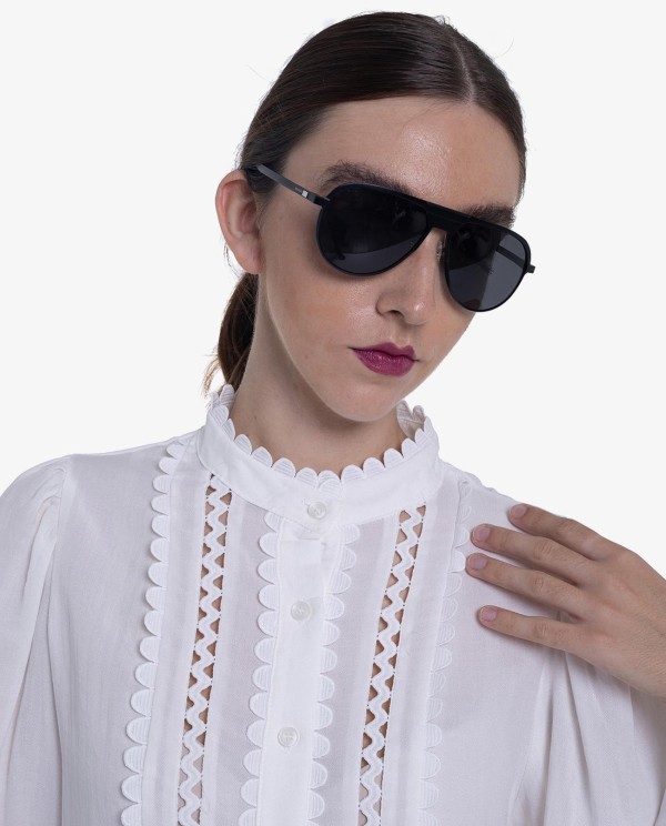 Cuplé CAMISA BLANCA DE RAYÓN CON PASAMANERÍA Y MANGAS ABULLONADAS Rebajas de fin de temporada