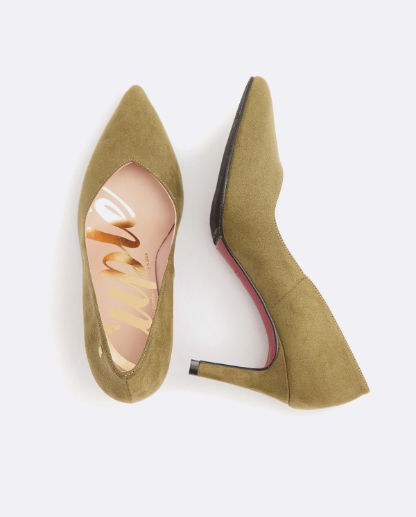 Cuplé SALÓN KAKI DE ULTRASUEDE CON PUNTA FINA Y TACÓN MEDIO Descuento