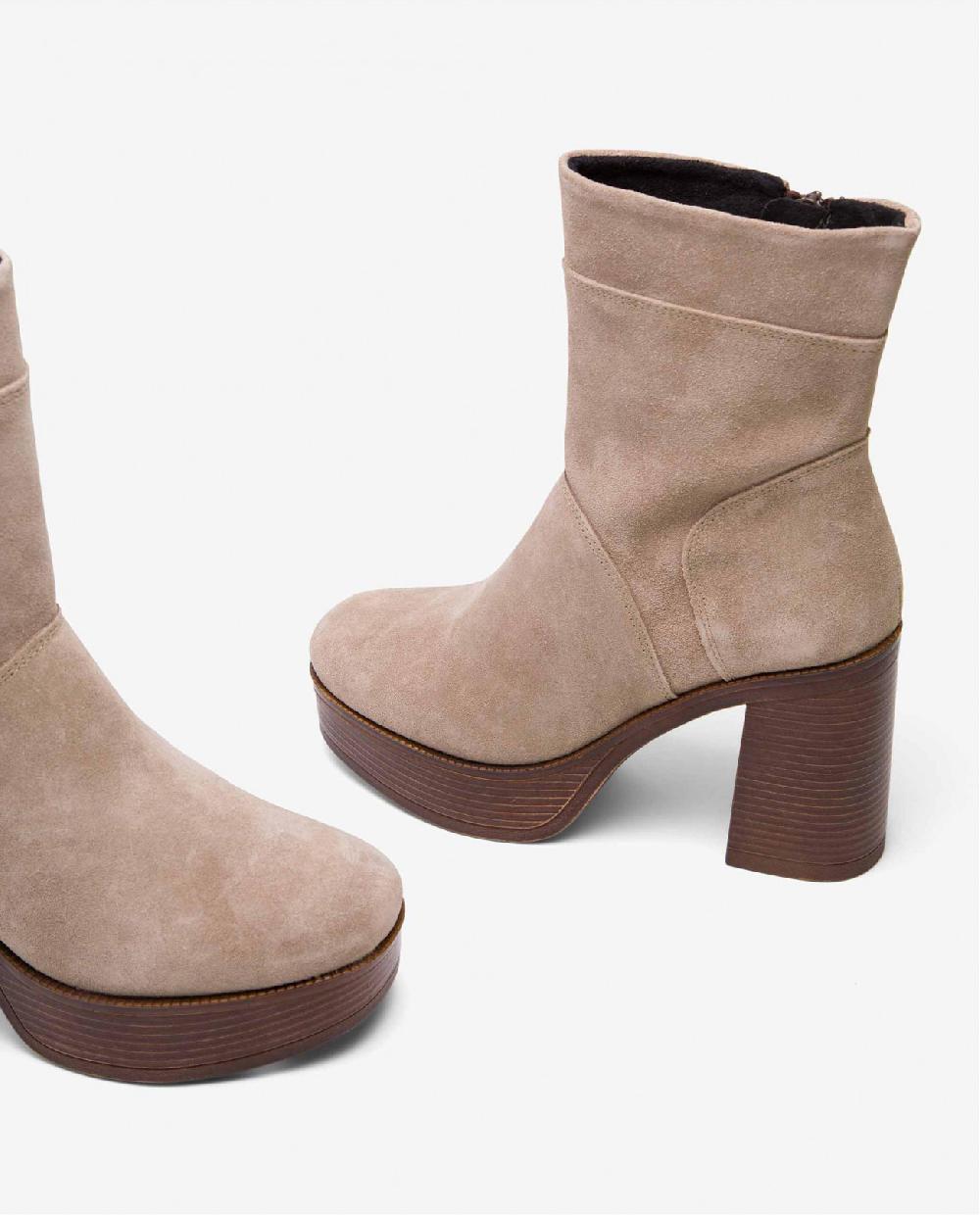 Cuplé BOTÍN BEIGE DE SERRAJE CON PLATAFORMA Y TACÓN ANCHO Rebajas top