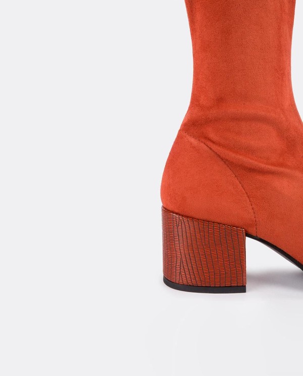 Cuplé BOTA MOSQUETERA TEJA DE ULTRASUEDE ELÁSTICO CON TACÓN MEDIO Precio de fábrica