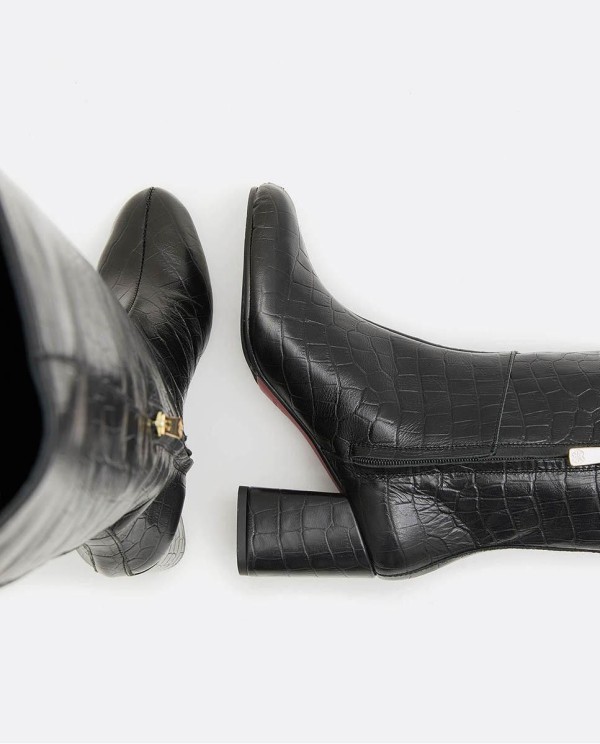 Cuplé BOTA T/ANCHO NAPA COCO NEGRO En oferta