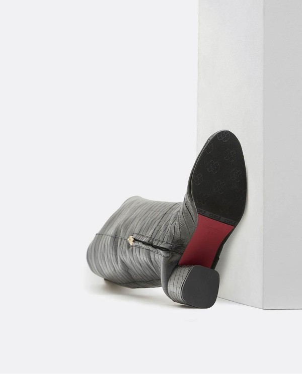 Cuplé BOTA T/ANCHO NAPA COCO NEGRO En oferta