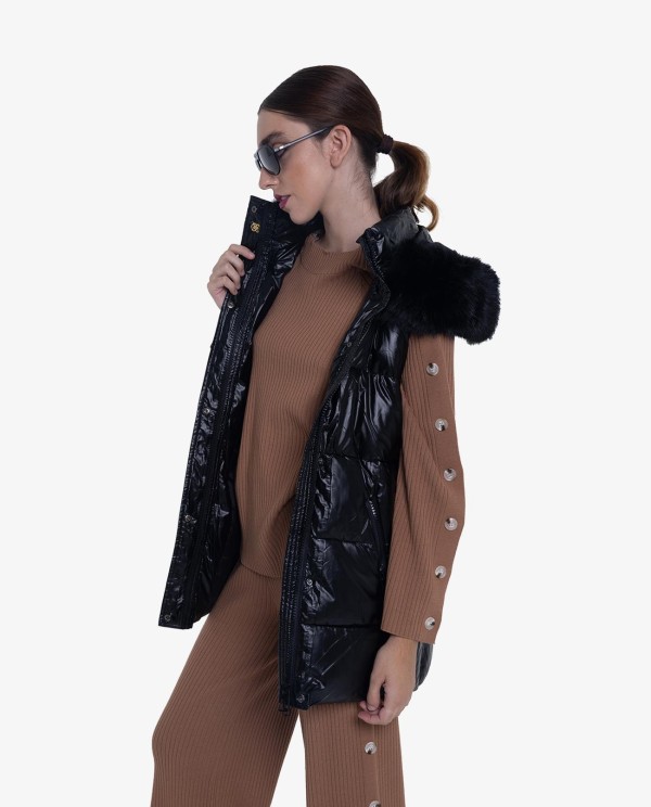 Cuplé CHALECO ACOLCHADO DE NYLON NEGRO CON DETALLES DE PELO Oferta especial