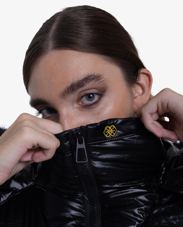 Cuplé PARKA ACOLCHADA DE NYLON NEGRA CON CAPUCHA Y DETALLES DE PELO Última moda