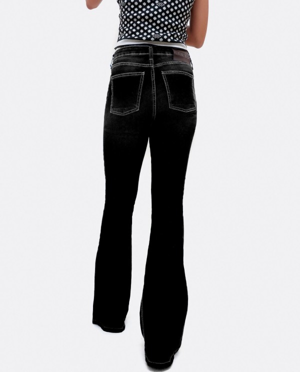 Cuplé PANTALÓN VAQUERO CON CAMPANA VAQUERO NEGRO Precio ultrabajo