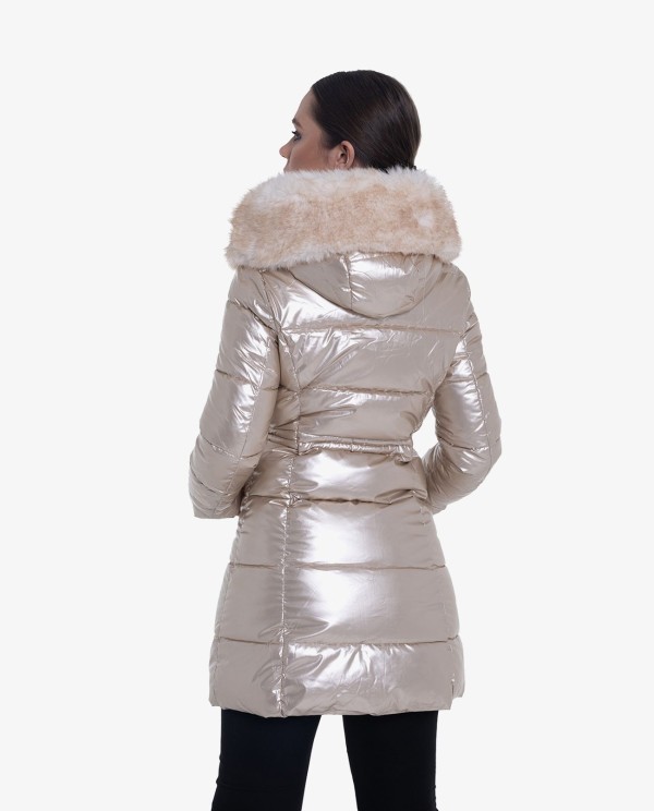 Cuplé PARKA LARGA DORADA ACOLCHADA DE NYLON CON CAPUCHA DE PELO Devoluciones gratuitas