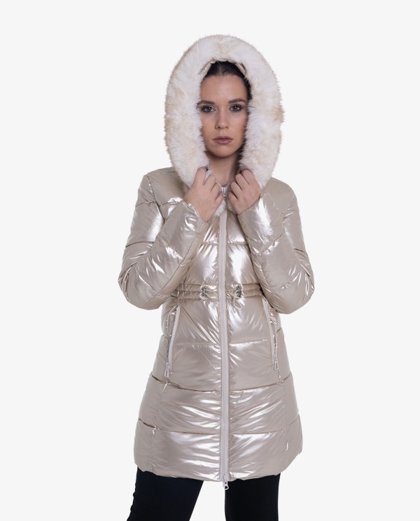 Cuplé PARKA LARGA DORADA ACOLCHADA DE NYLON CON CAPUCHA DE PELO Devoluciones gratuitas