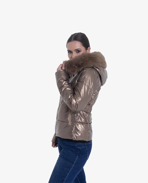 Cuplé PARKA ACOLCHADA DE NYLON BRONCE CON CAPUCHA Y DETALLES DE PELO Outlet