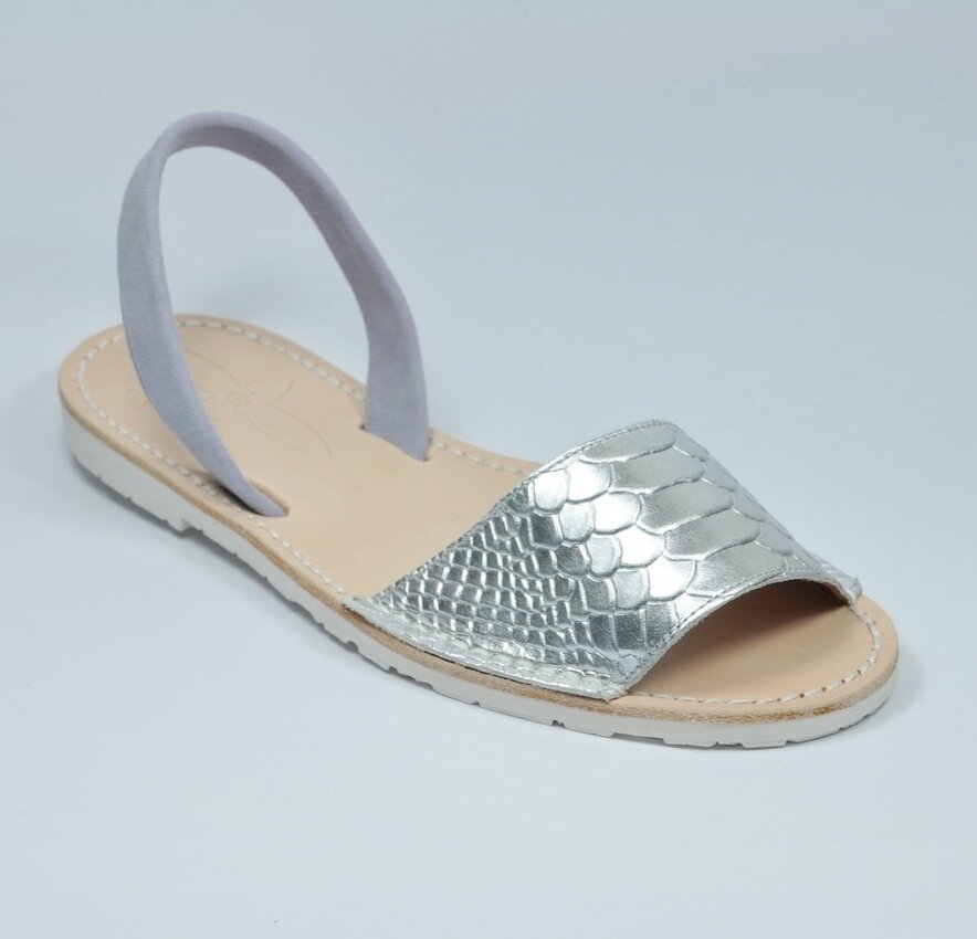 Del rio london Metallic snake embossed sandals silver En línea