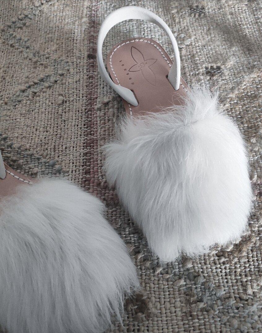 Del rio london Classic Tuscan lamb flats ivory - suede slingback Oferta especial de fábrica