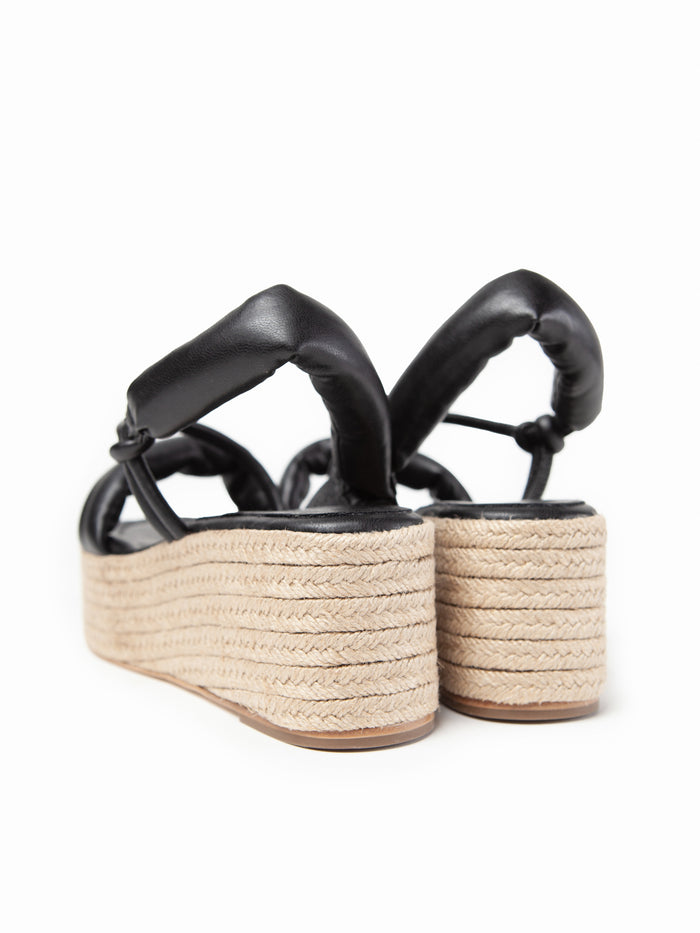 Equitare KINGA - Florencia Negro Ahorra y exporta