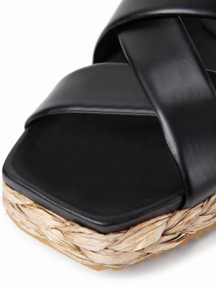 Equitare LUDKA - Florencia Negro En línea