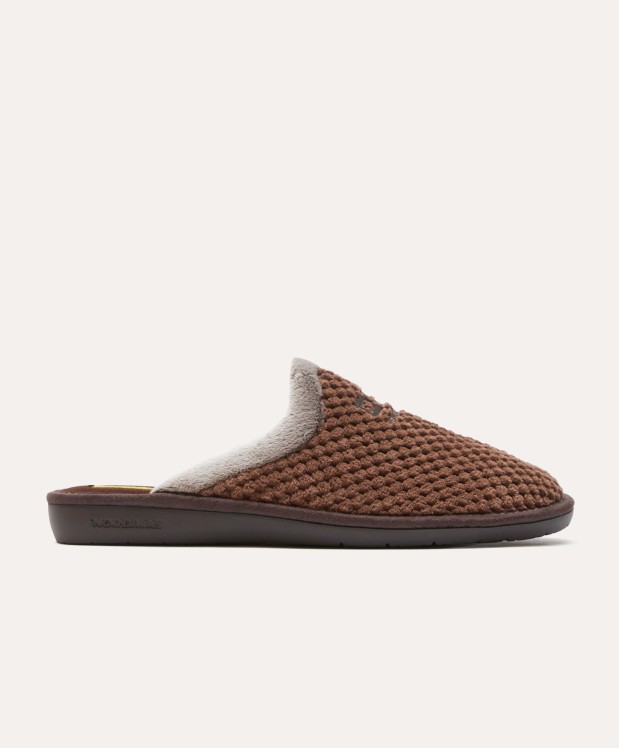 nordikas ZAPATILLAS DE CASA HOMBRE ANDES MARRON En oferta