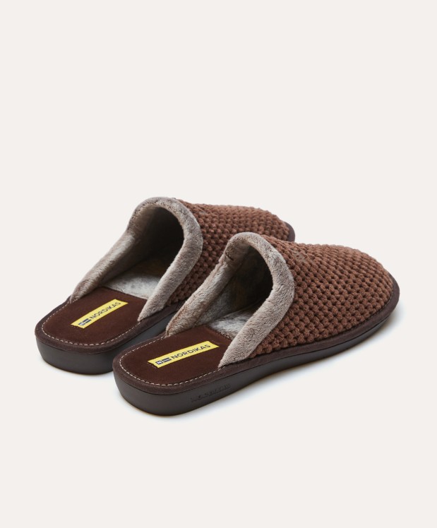nordikas ZAPATILLAS DE CASA HOMBRE ANDES MARRON En oferta