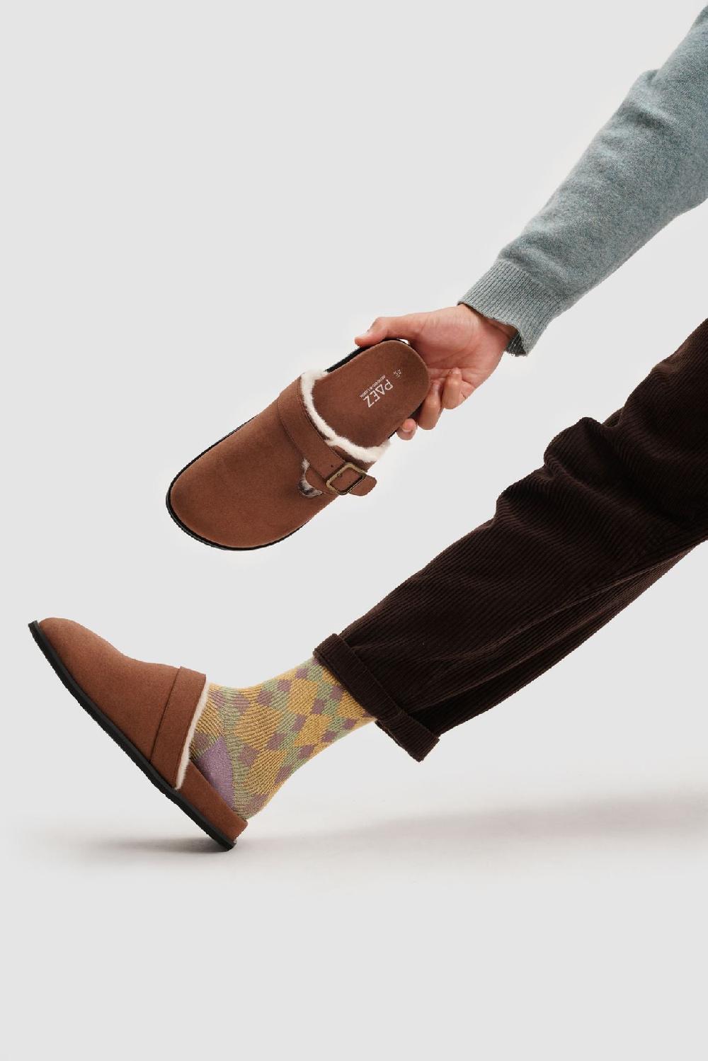 paez CLOG VEGAN SUEDE CAMEL En línea