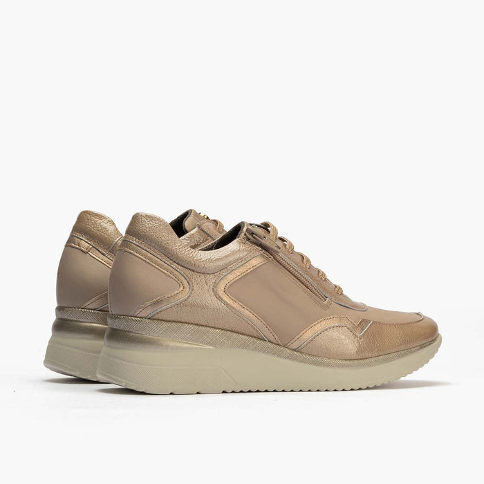 pitillos Zapato Deportivo Charol con Cremallera para mujer color piedra ÚLTIMAS EDICIONES