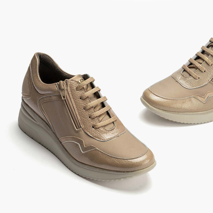 pitillos Zapato Deportivo Charol con Cremallera para mujer color piedra ÚLTIMAS EDICIONES