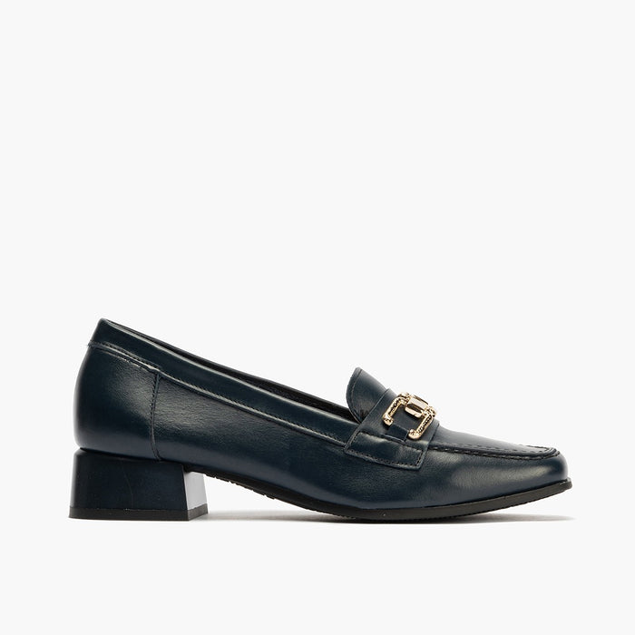 pitillos Mocasines de mujer en piel y adorno cadena metálica y tacón AZUL Precio ultrabajo