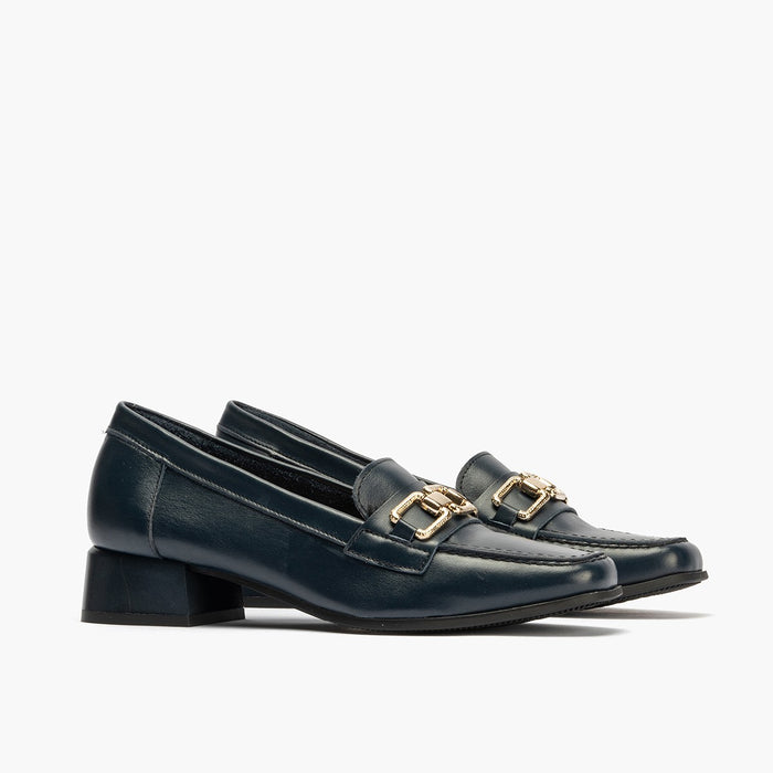 pitillos Mocasines de mujer en piel y adorno cadena metálica y tacón AZUL Precio ultrabajo