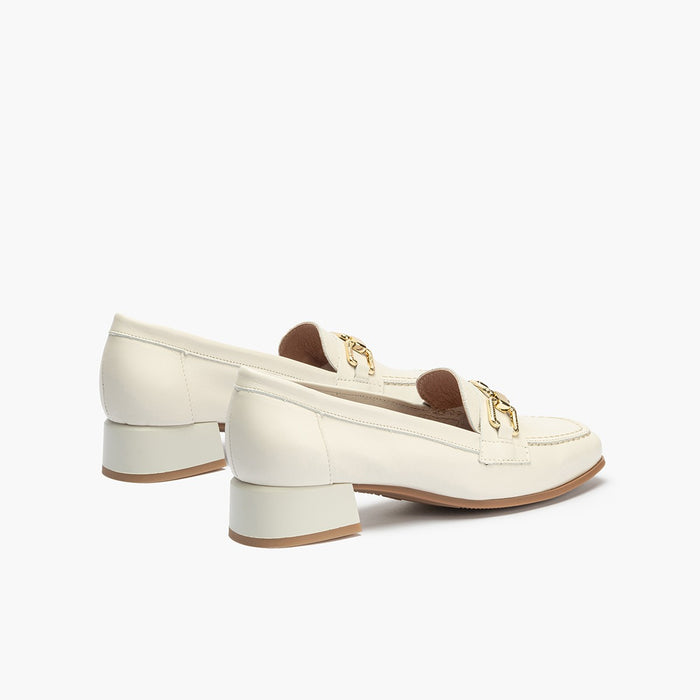 pitillos Mocasines de mujer en piel y adorno cadena metálica y tacón BLANCO Ofertas