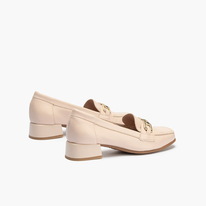pitillos Mocasines de mujer en piel y adorno cadena metálica y tacón ROSA Solo queda un día