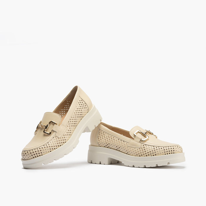 pitillos Mocasines de mujer en piel picada con adorno de estribo y tacón bloque CREMA Grandes descuentos