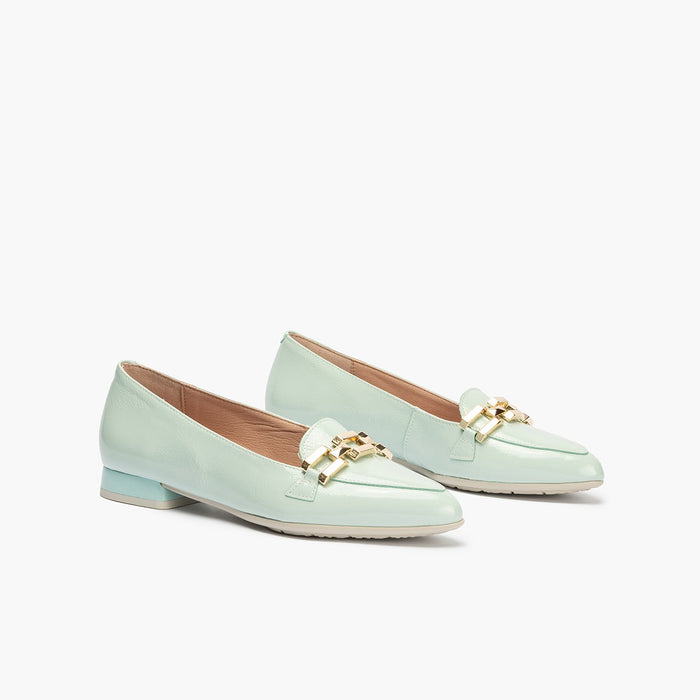 pitillos Mocasines de mujer en charol con adorno cadena metálica AZUL Limitado a 3 días