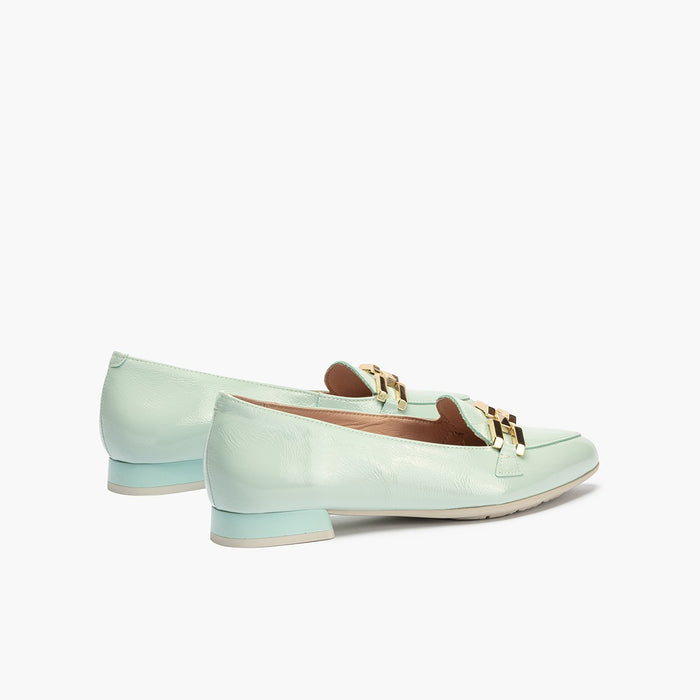 pitillos Mocasines de mujer en charol con adorno cadena metálica AZUL Limitado a 3 días