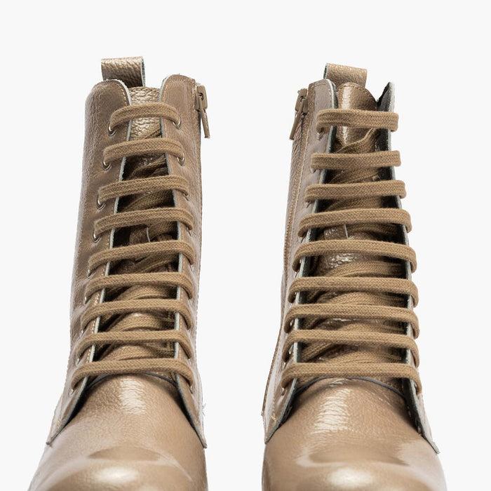 pitillos Bota Militar en Charol mujer color piedra Precios de Black Friday
