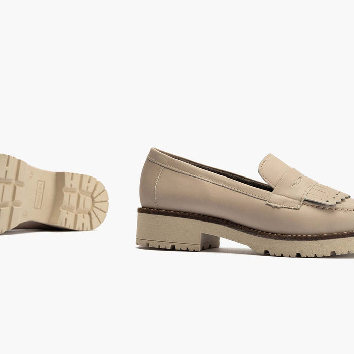 pitillos Mocasín Flecos de mujer color piedra Rebajas top