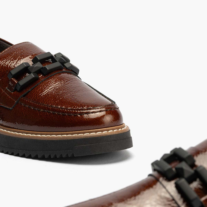 pitillos Mocasín Adorno de mujer color cuero En oferta
