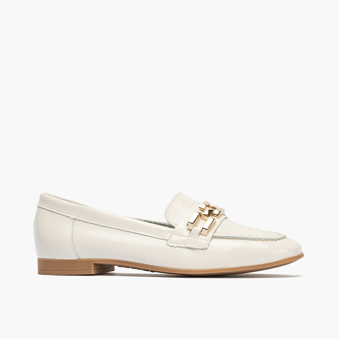pitillos Mocasines de mujer en piel charol con adorno y tacón bajo BLANCO Ahorra y exporta