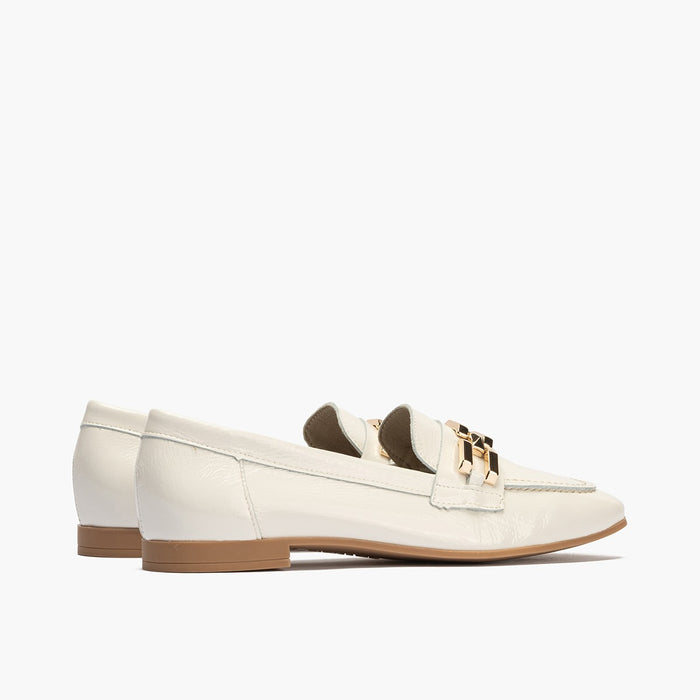 pitillos Mocasines de mujer en piel charol con adorno y tacón bajo BLANCO Ahorra y exporta