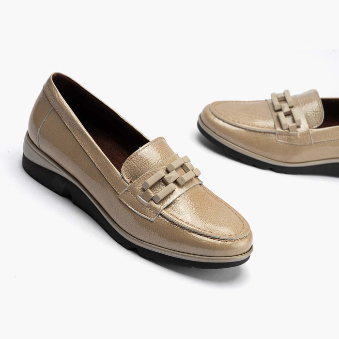 pitillos Mocasín Adorno de mujer color piedra En oferta