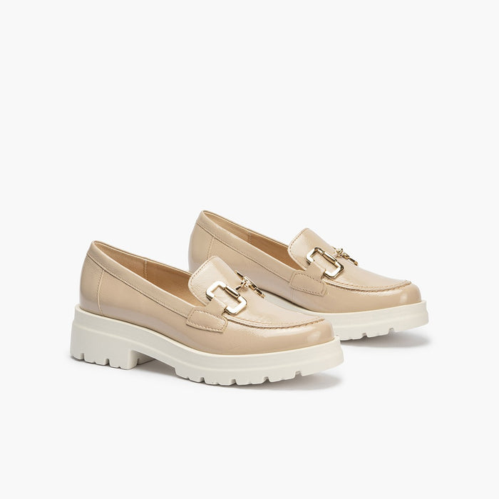 pitillos Mocasines de mujer en piel charol con adorno de estribo y tacón bloque BEIGE Descuento